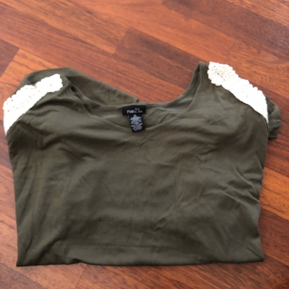 women’s shirts